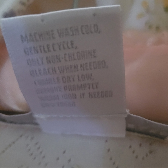 Crabtree & Evelyn Robe And Gown Set - Picture 7 of 11